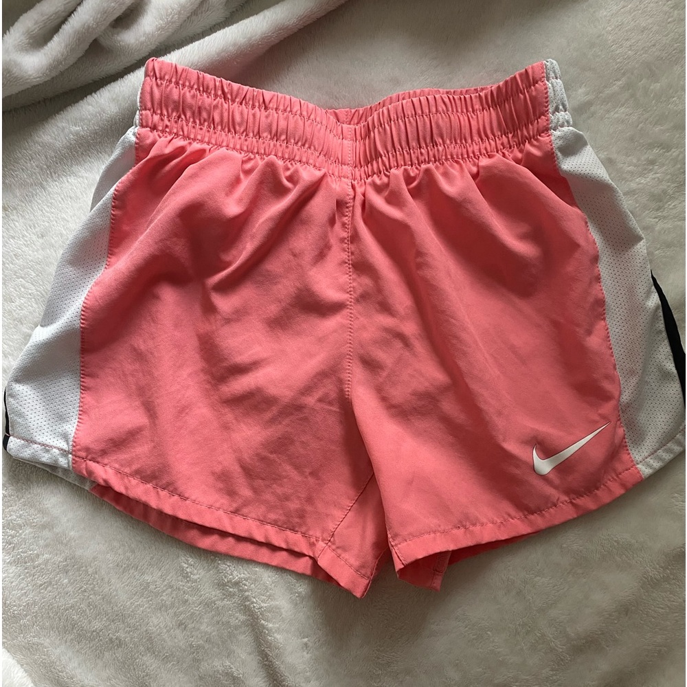 coral colored nike shorts